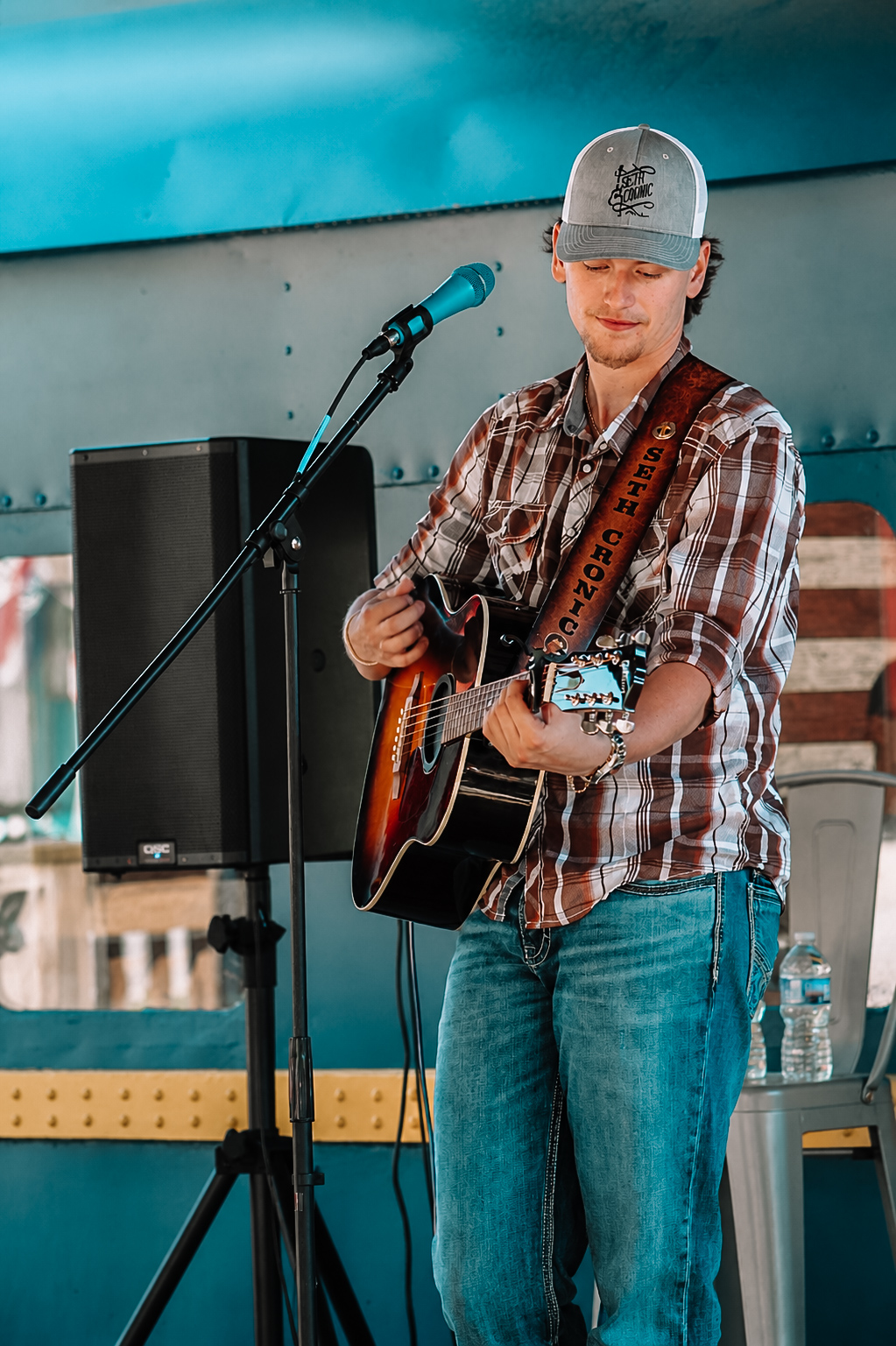 Seth Cronic playing a live outdoor show